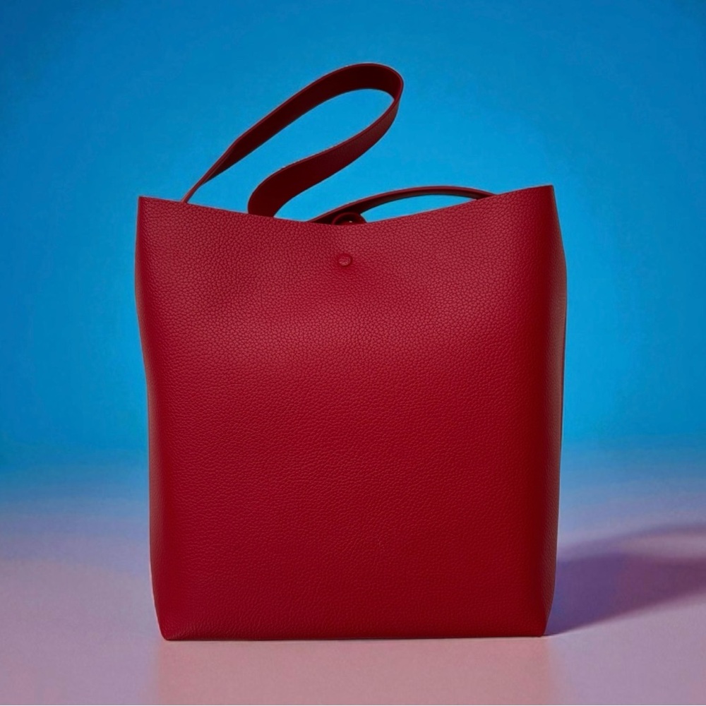 BR red shoulder tote bag